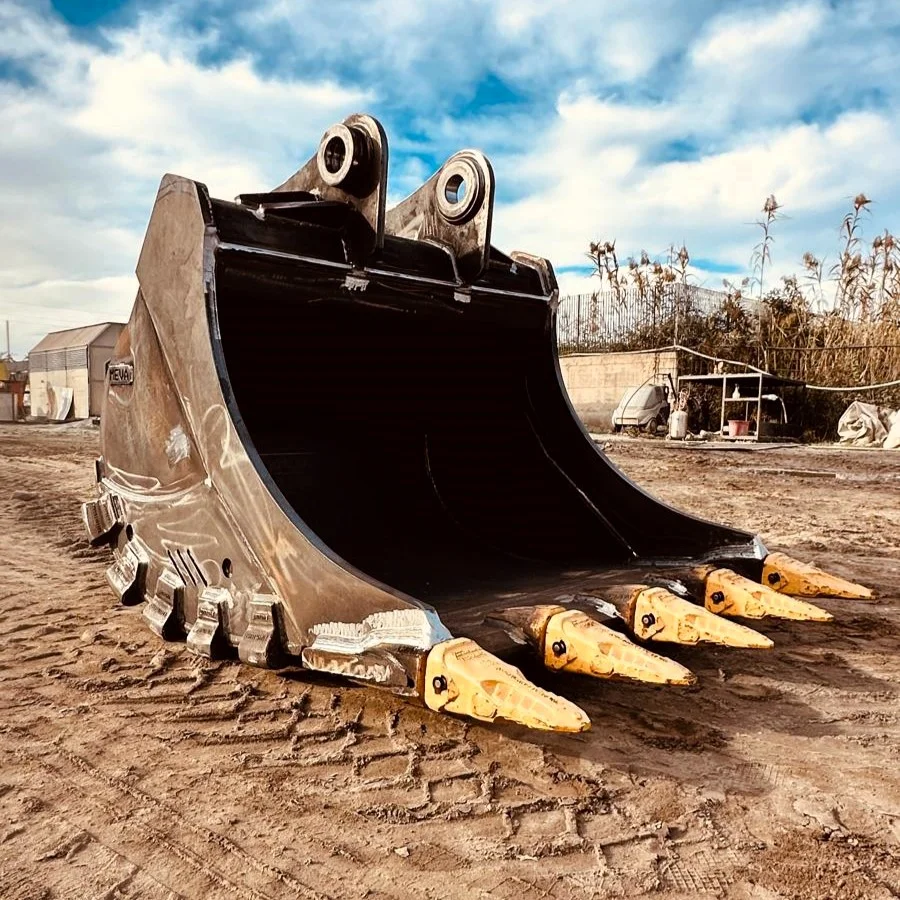 Benna Scavo Rinforzata serie HDX con allestimento SHARK