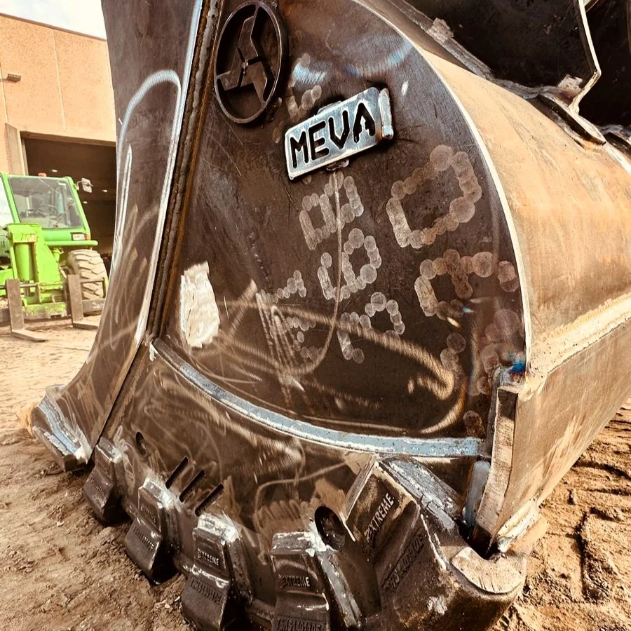 Benna Scavo Rinforzata serie HDX con allestimento SHARK